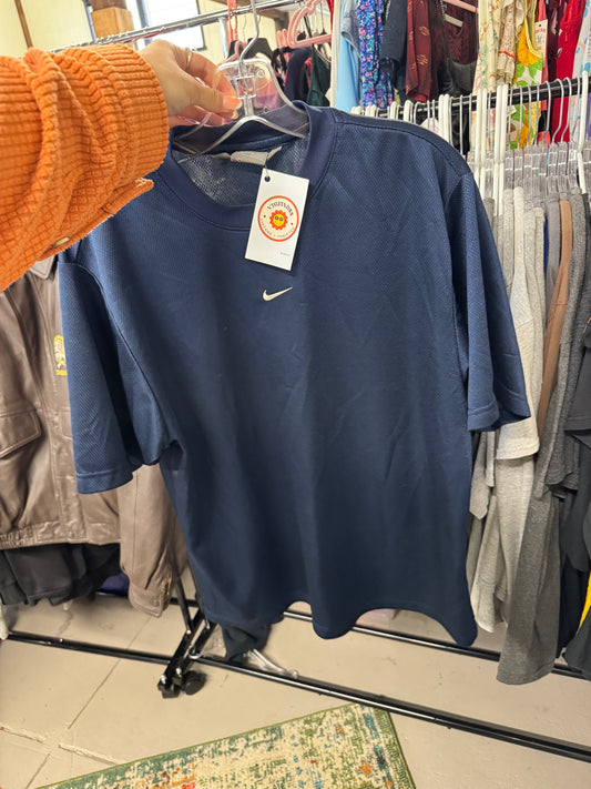 Nike middle swoosh tee