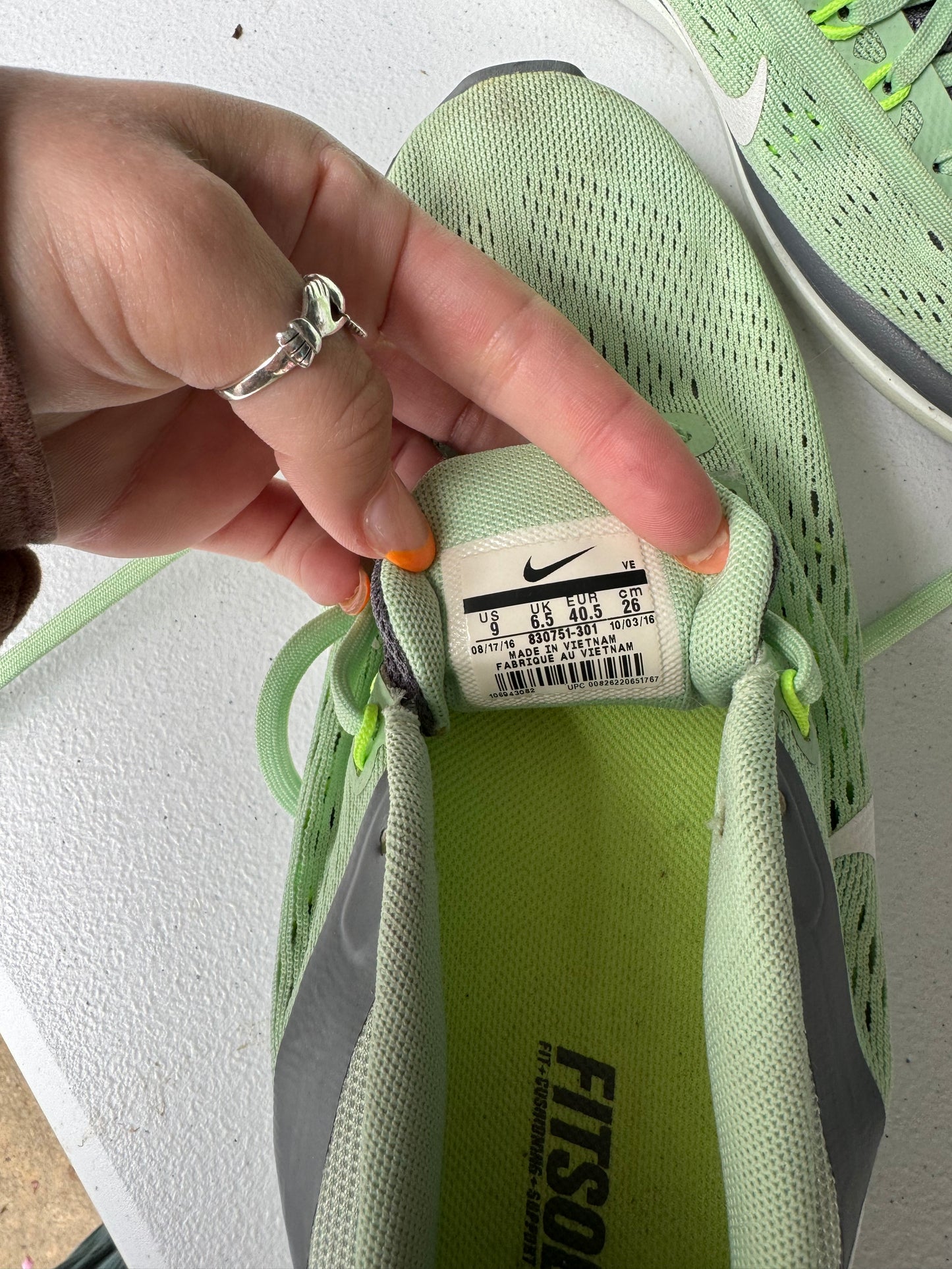 Nike mint green shoes