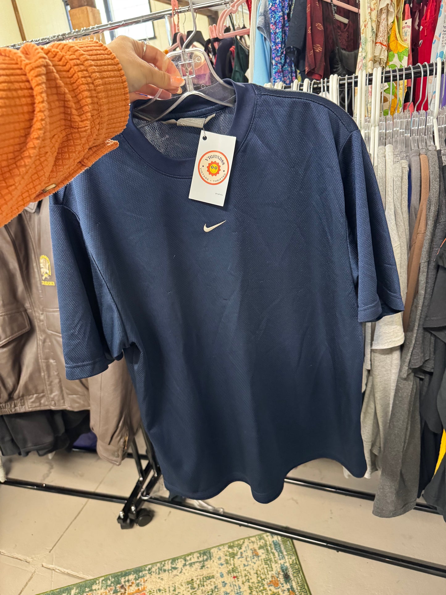 Nike middle swoosh tee