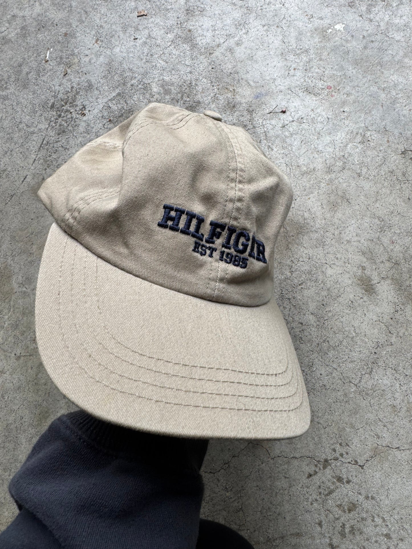 Vtg Tommy Hilfiger hat