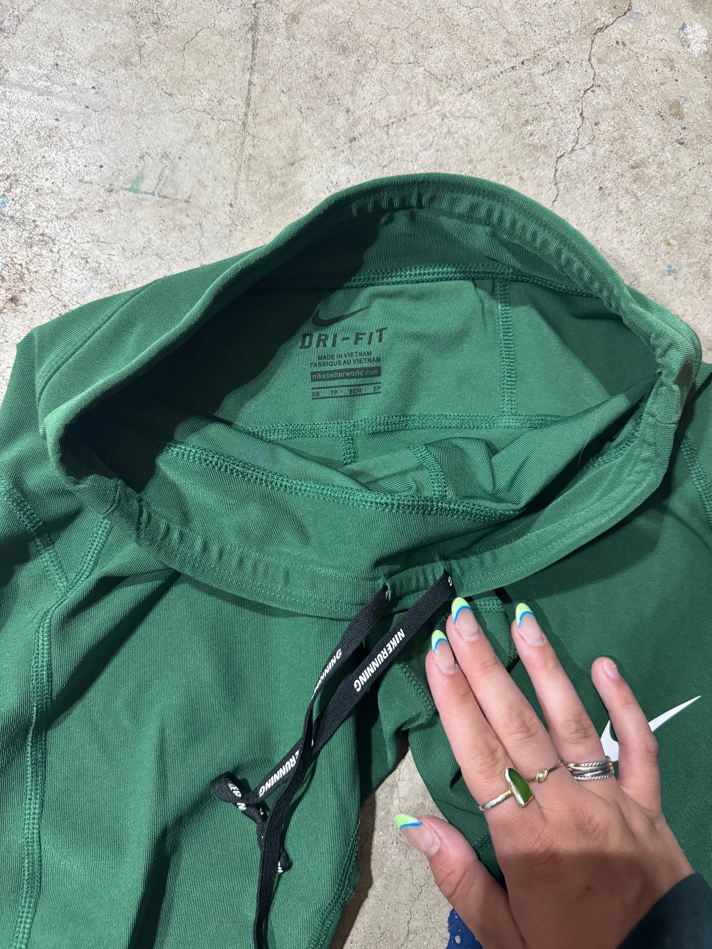Nike capri