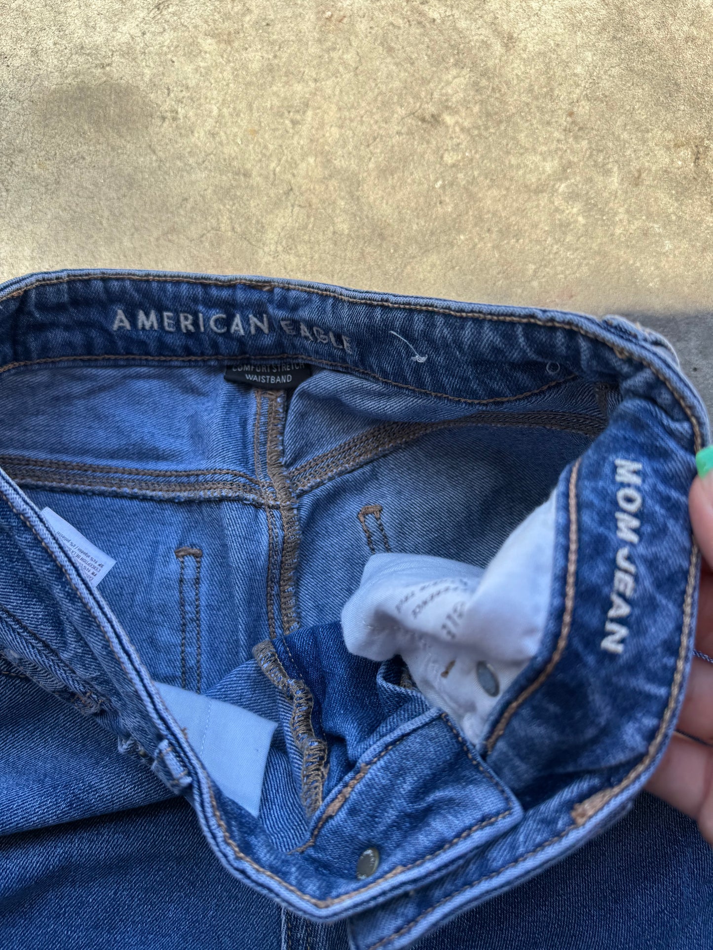 AE mom jean