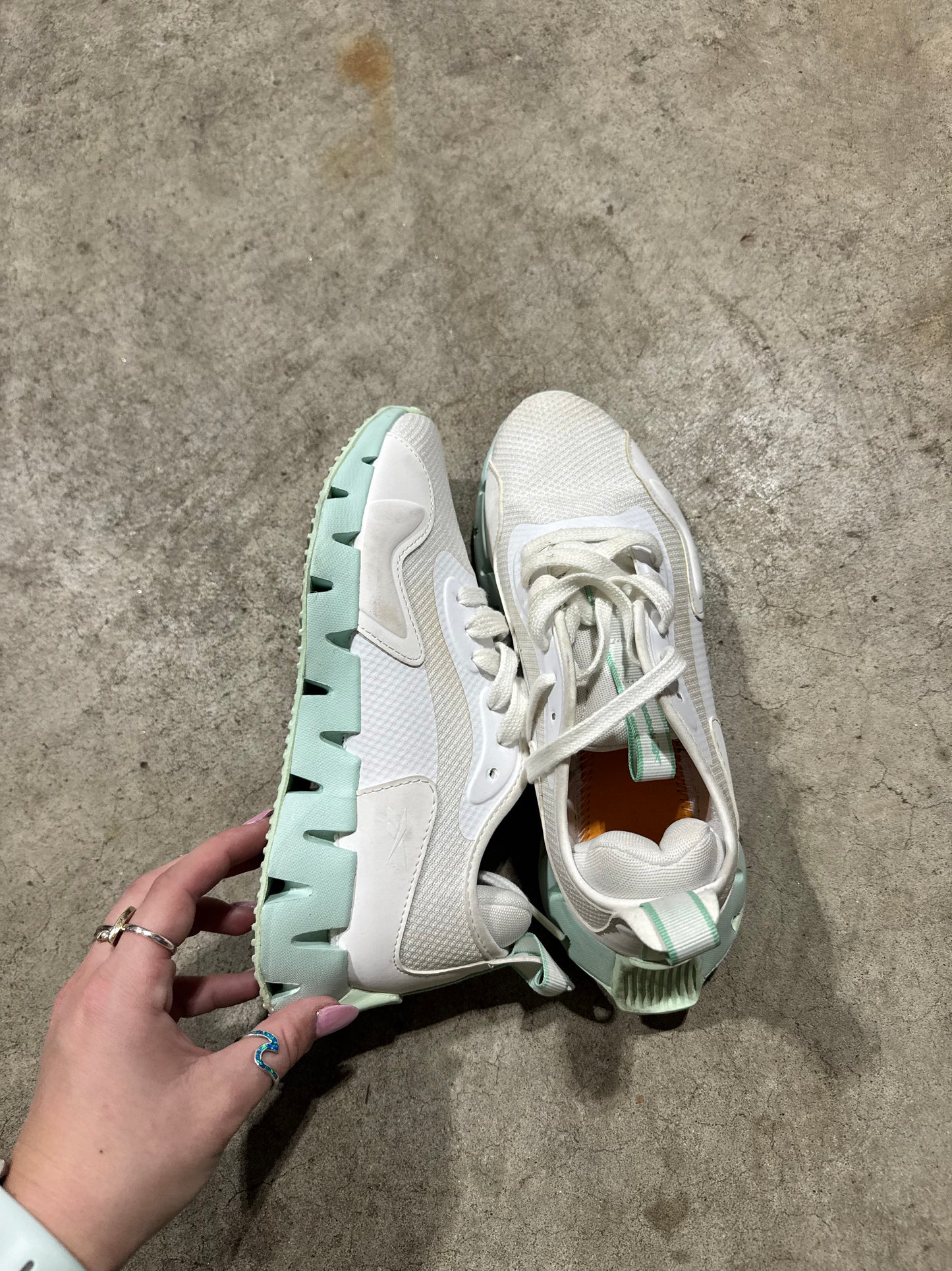Reebok Sneakers