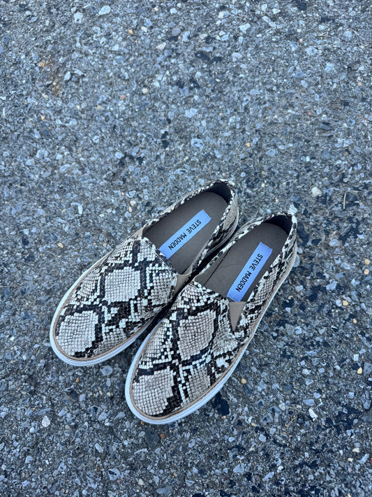 Steven madden slip ons
