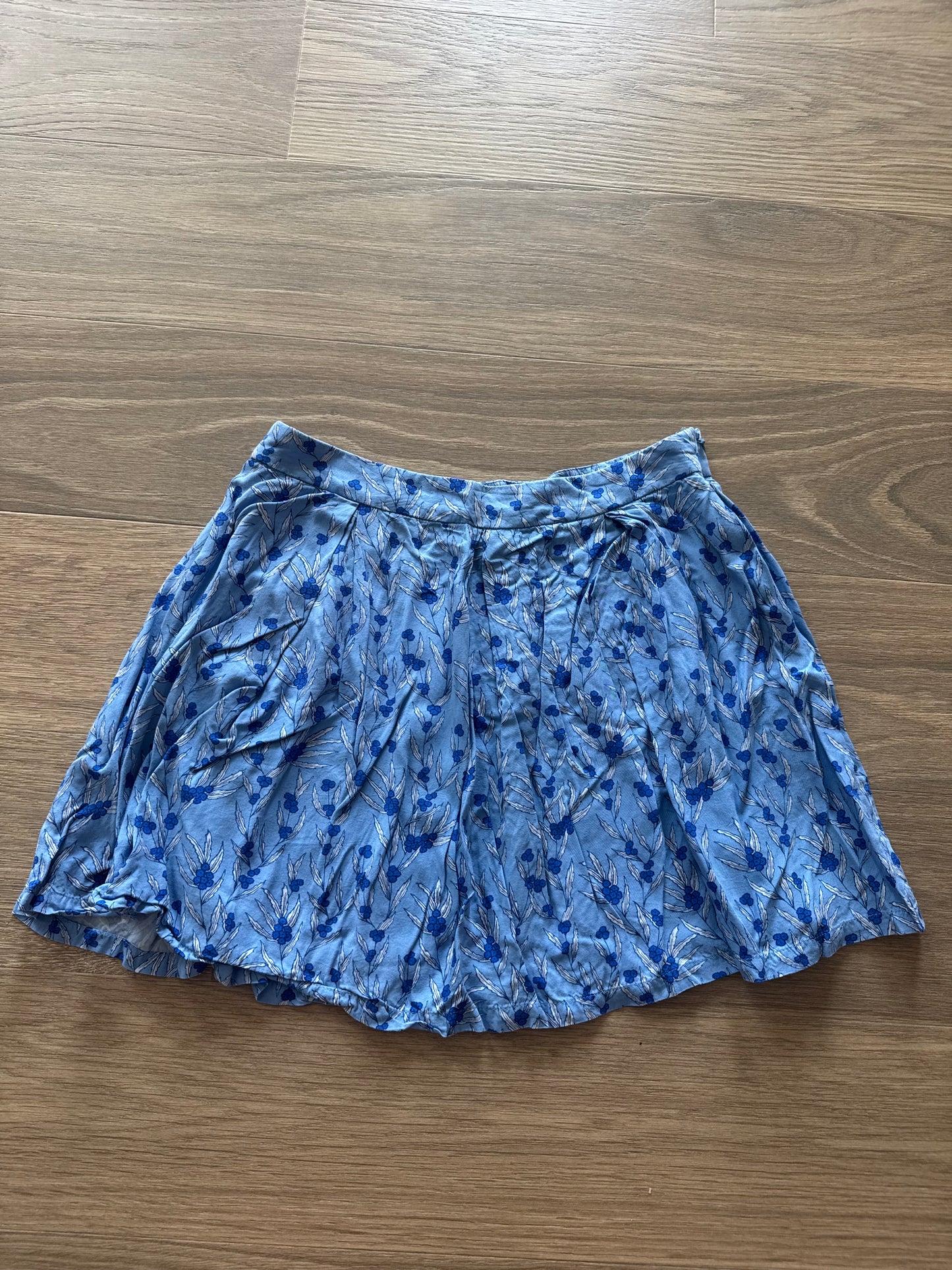 Skirt size 4