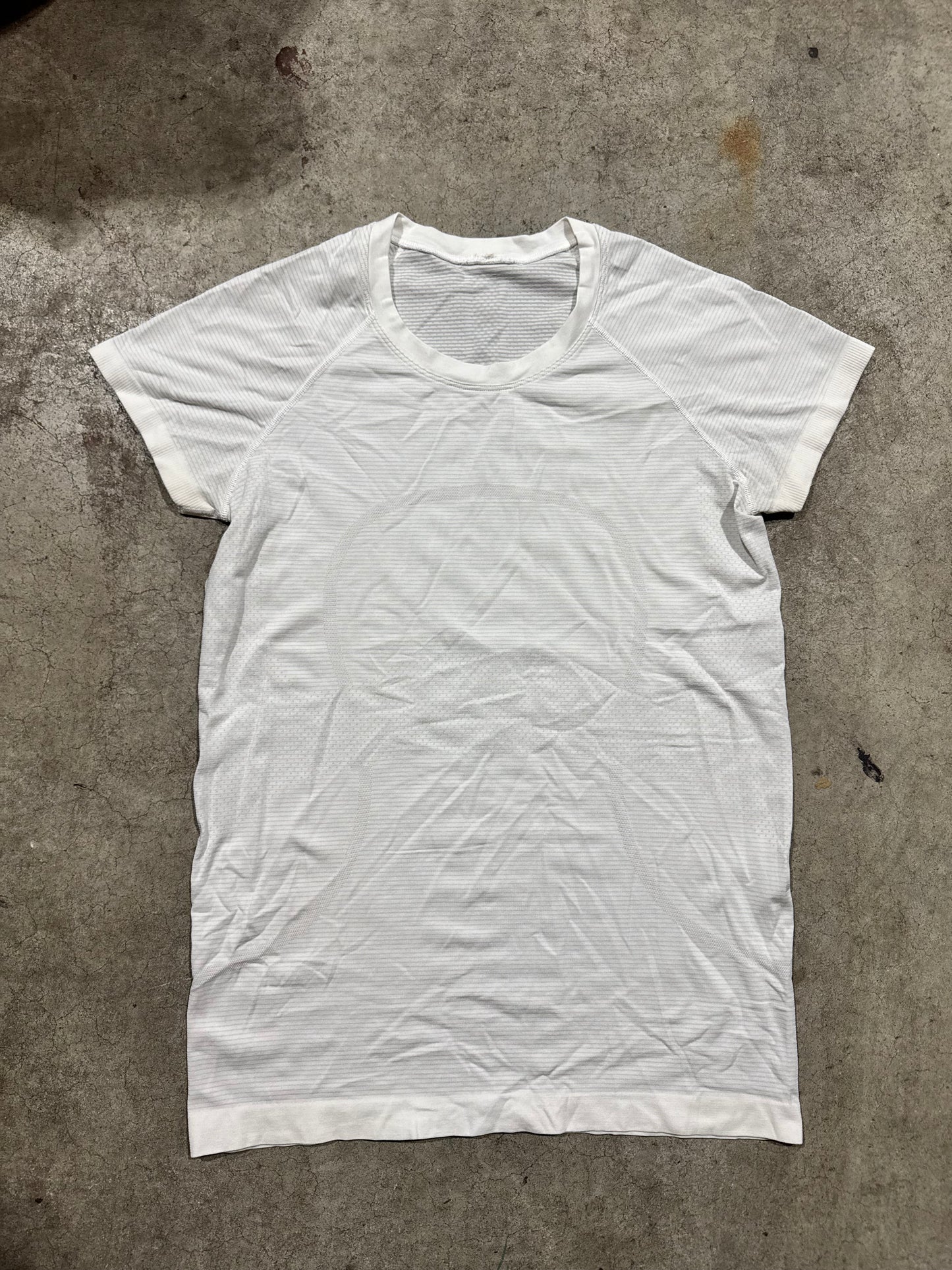 Lululemon workout tee