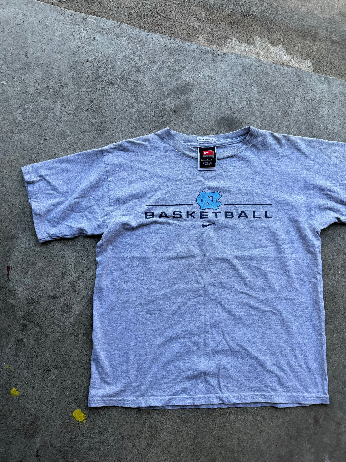 Vtg unc nike tee