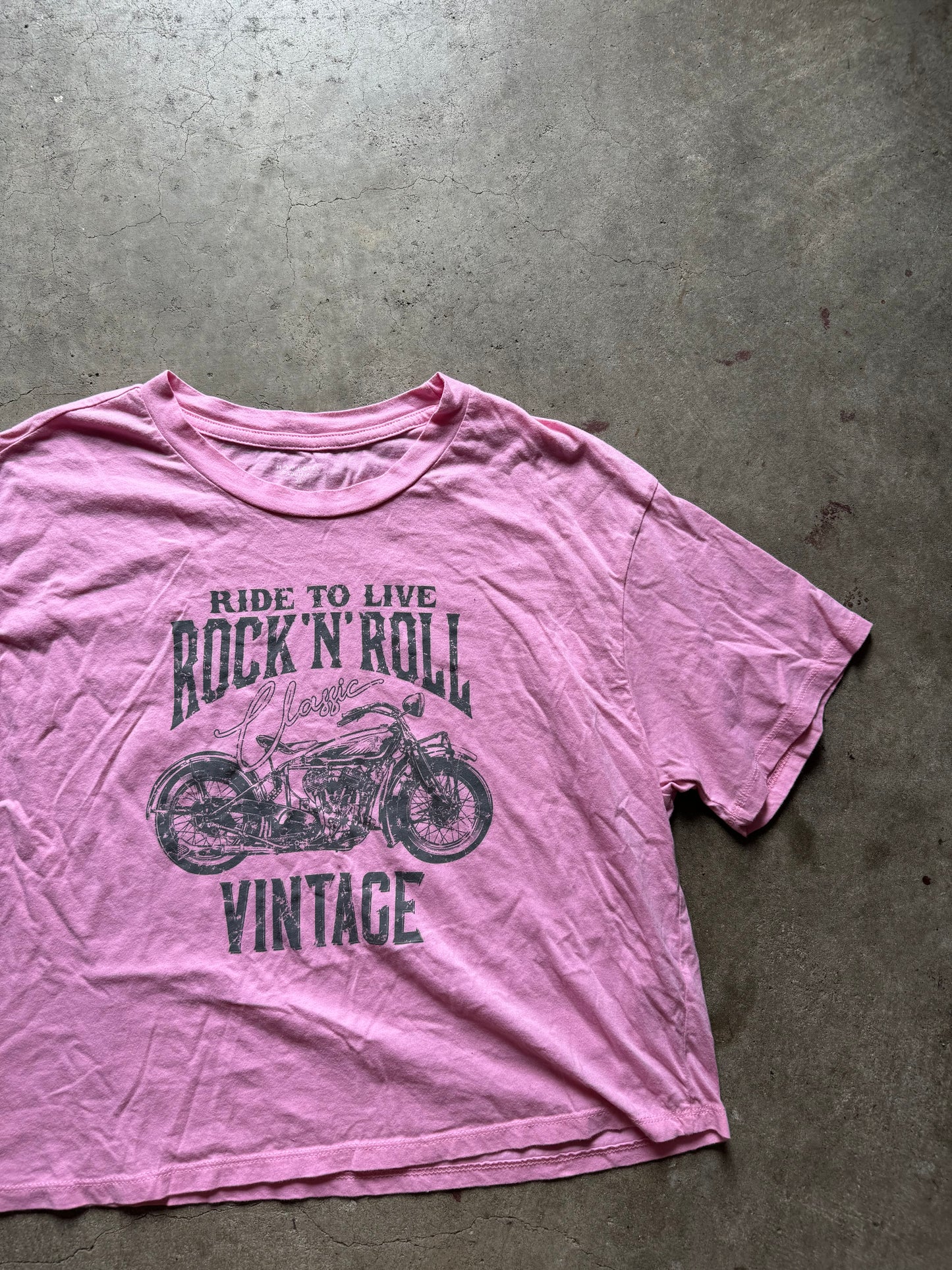 Rock n roll cropped tee