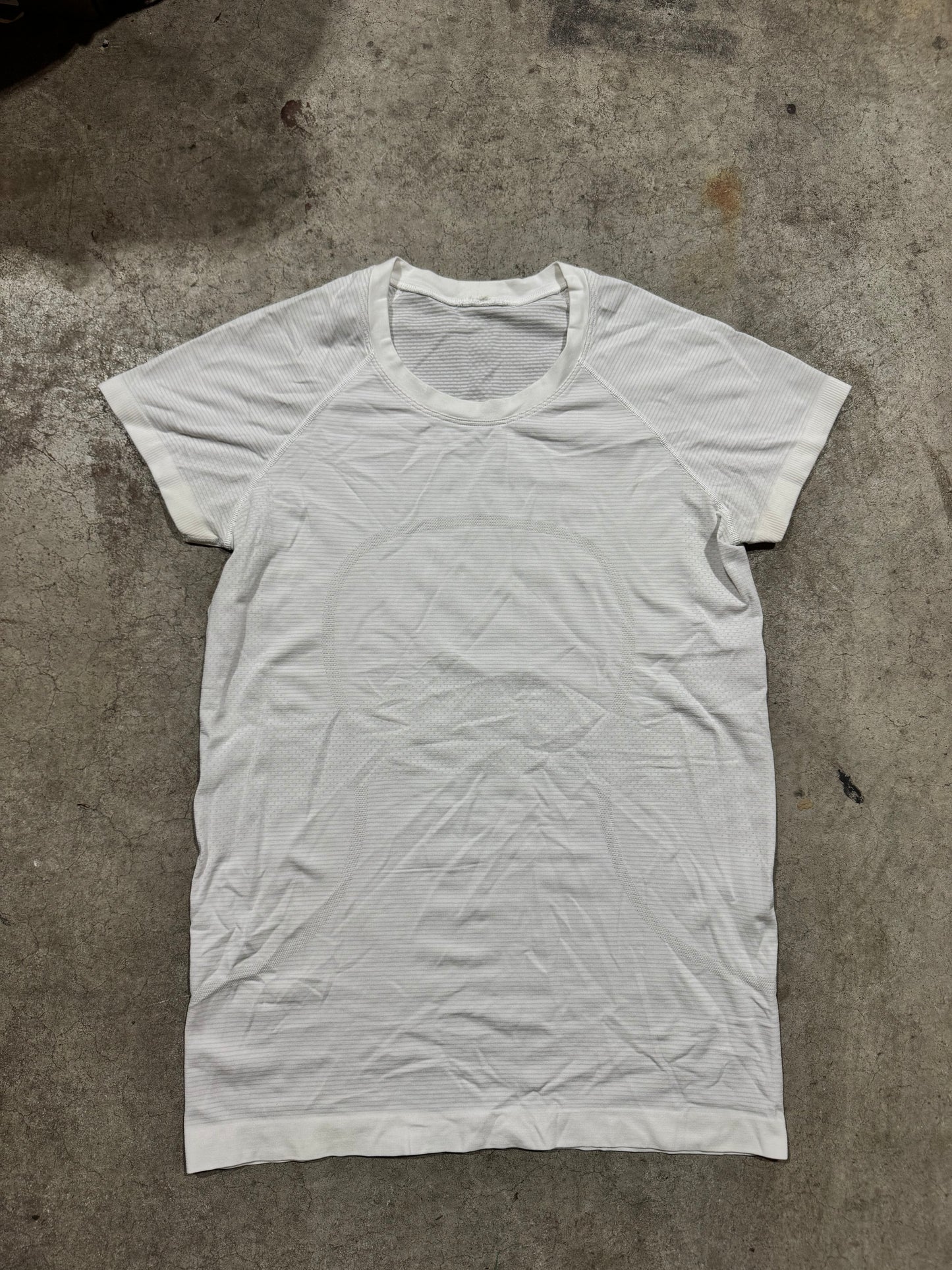Lululemon workout tee