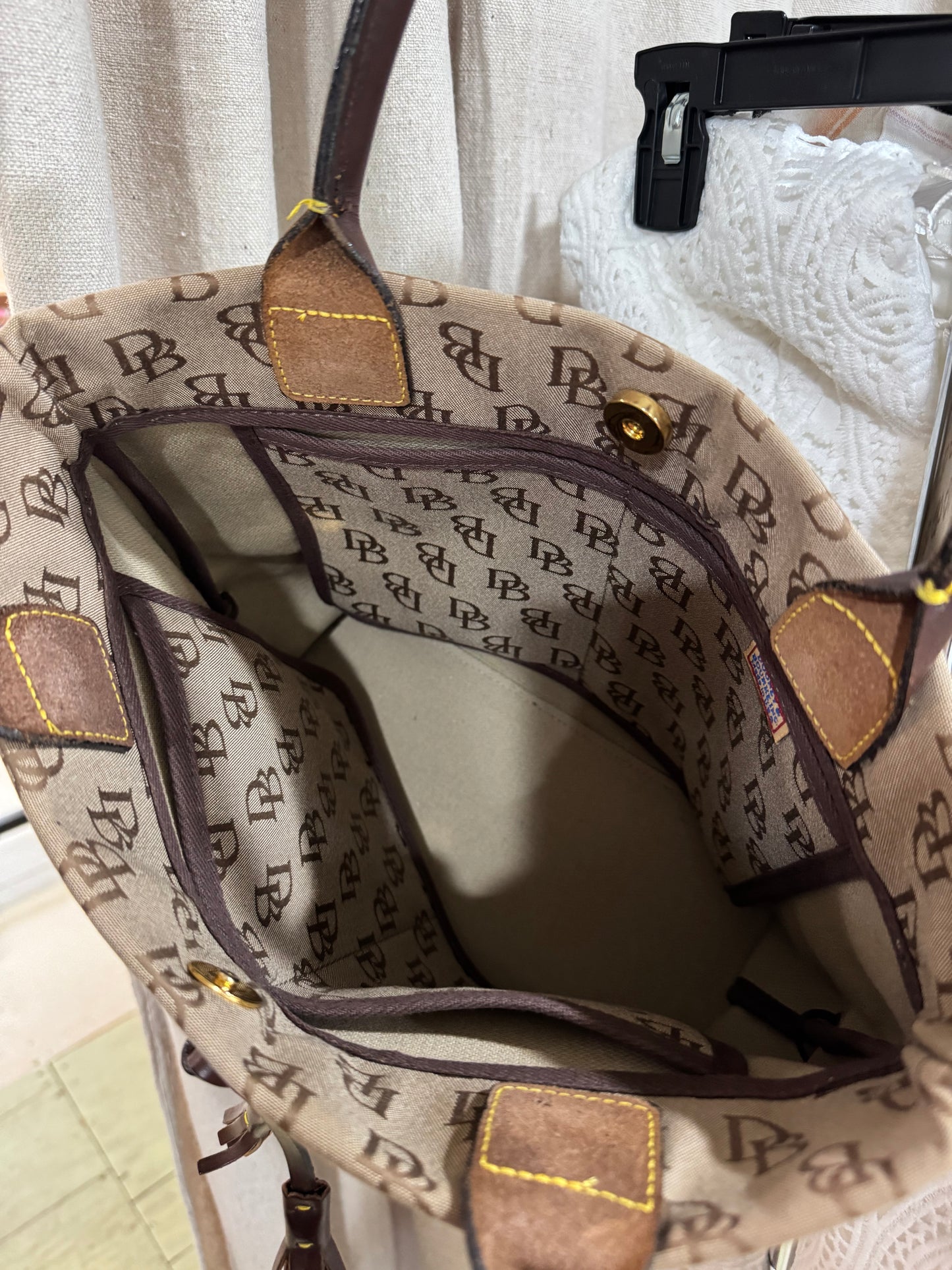 Dooney & Bourke purse
