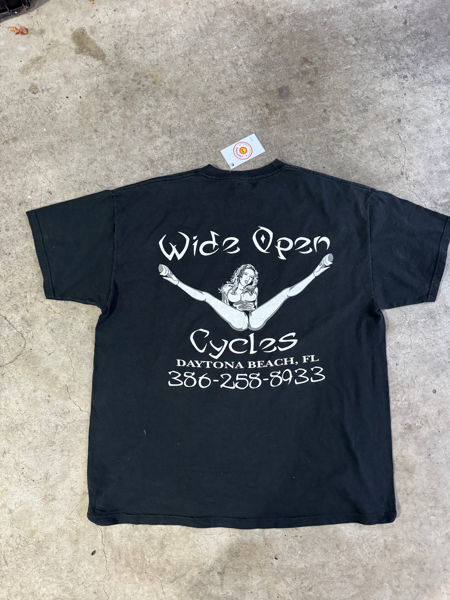 Wide open tee