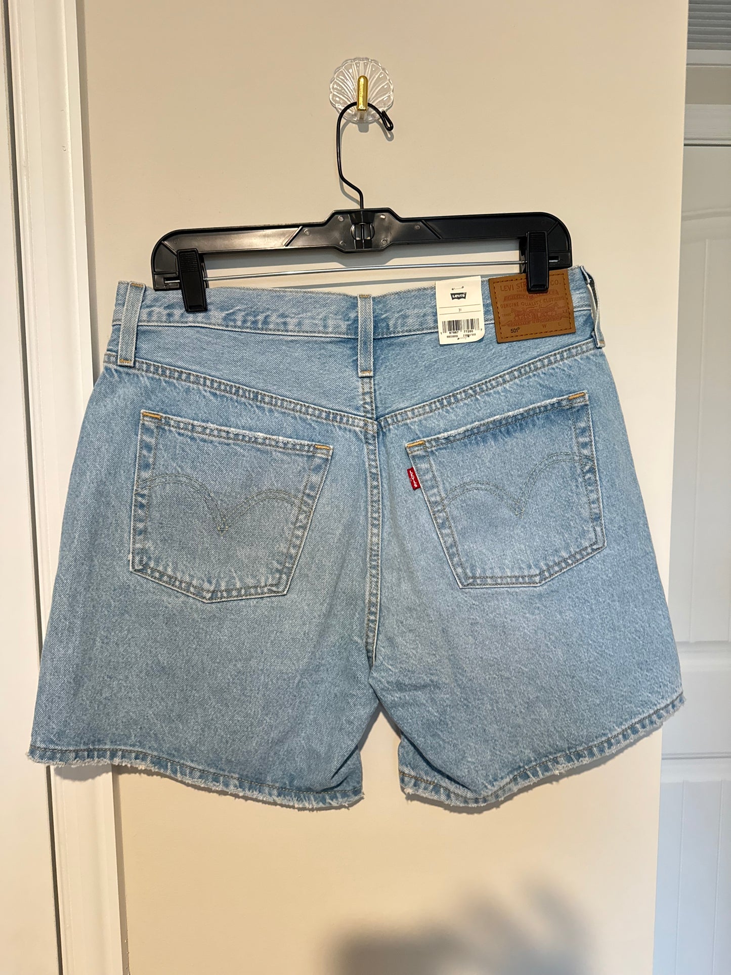 New Levi Shorts sz 31