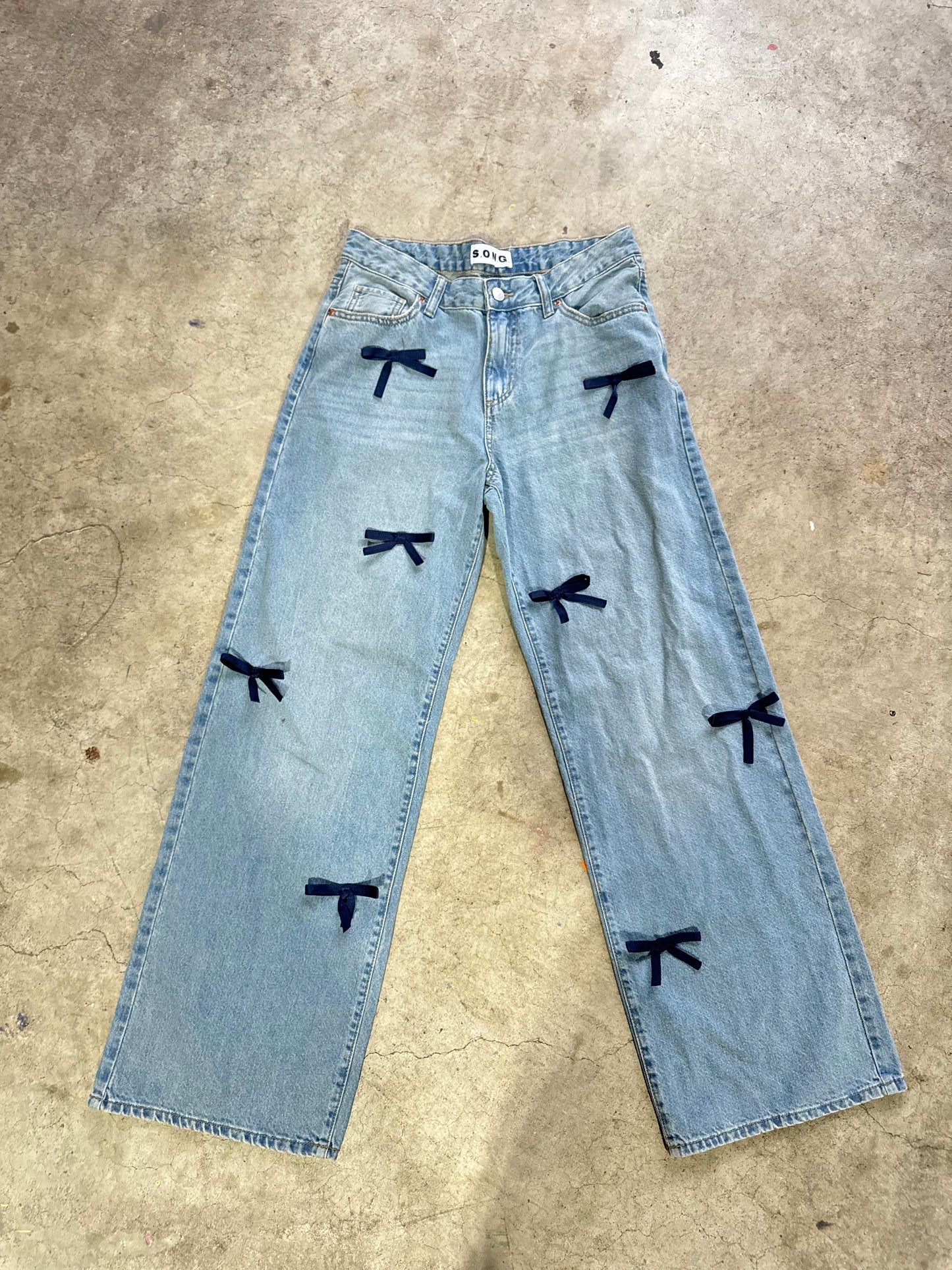 Bow jeans