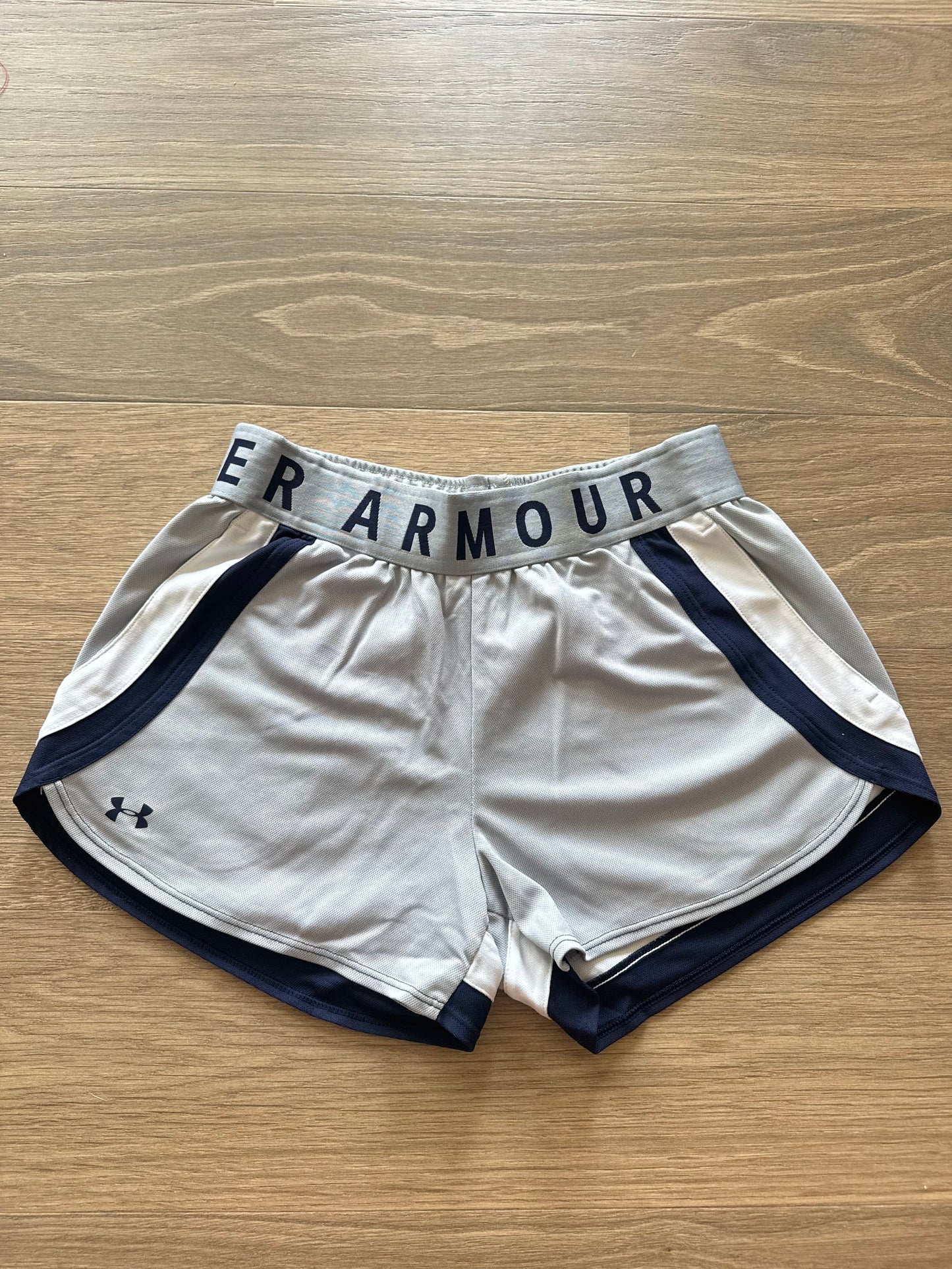 Under Armour shorts small