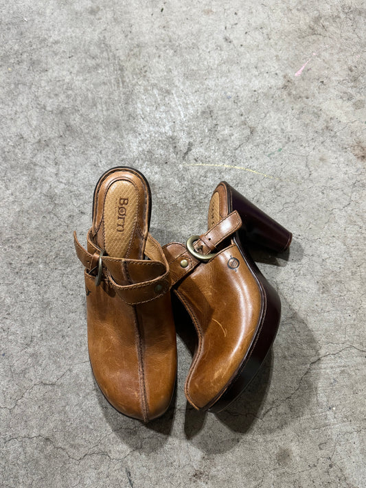 Vtg clogs