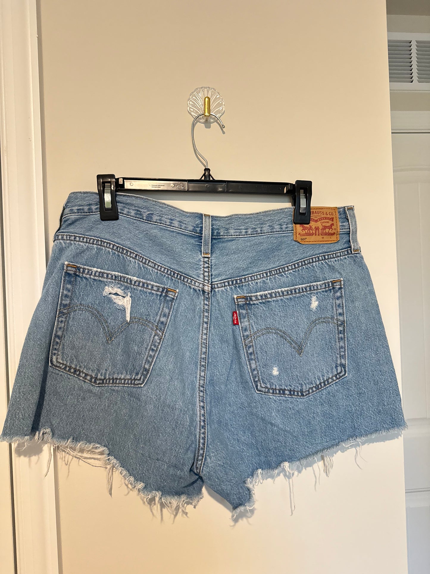 Levi Shorts sz 32