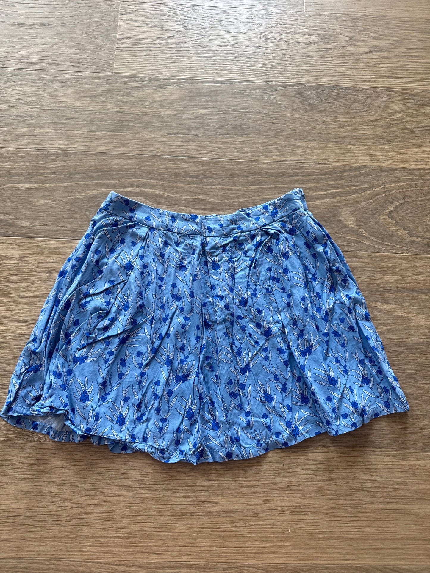 Skirt size 4